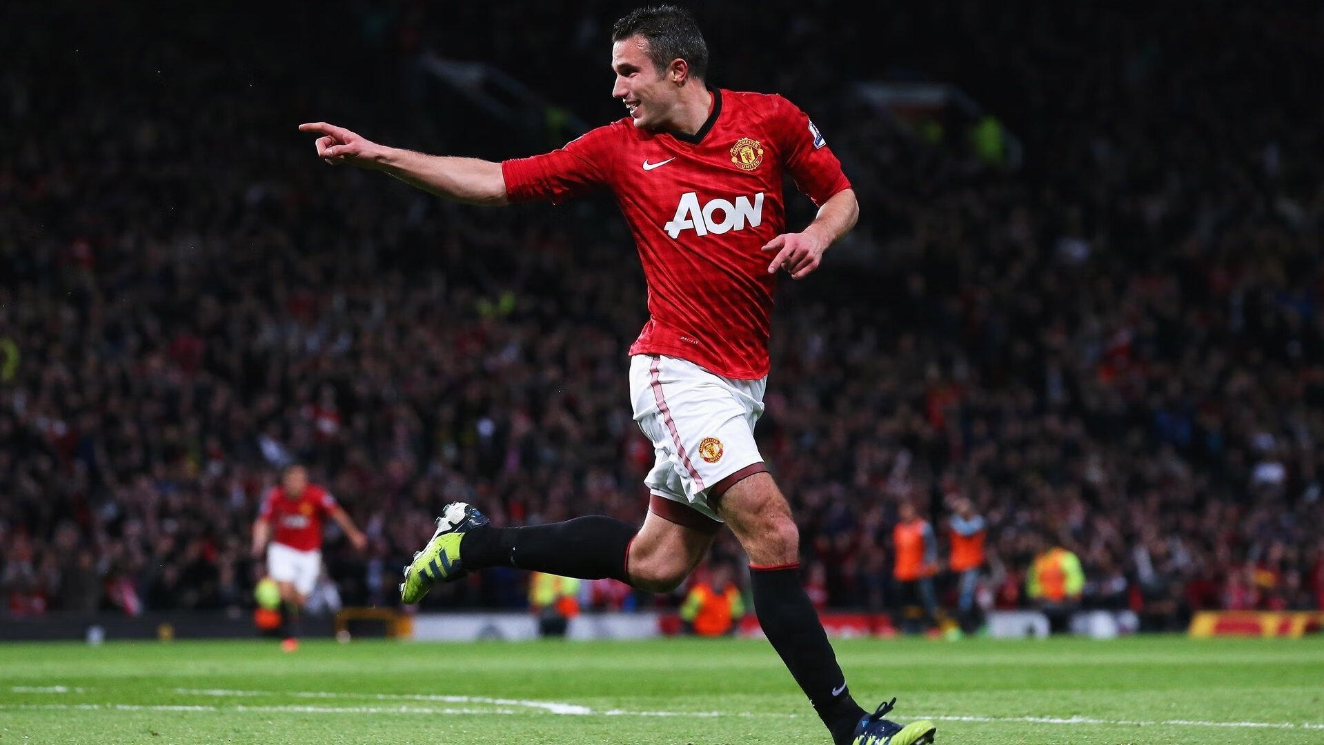 爱游戏2026-德甲争冠战之夜，杰伦格林扛起全队，当篮球的孤勇者闯入足球的圣殿