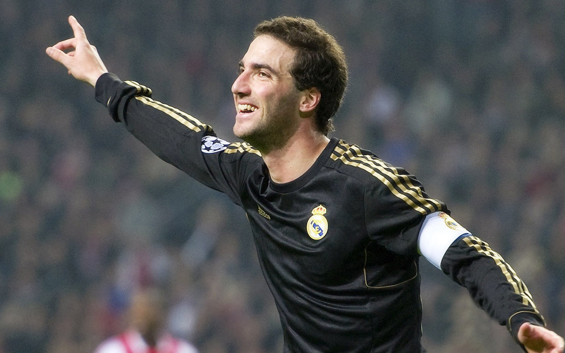 爱游戏体育-意甲焦点战之夜,C罗全场最佳无争议